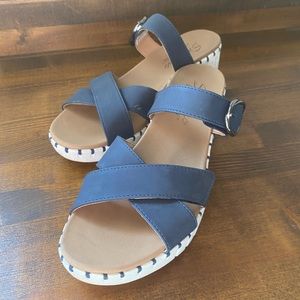 Sketchers Luxe Foam Sandals Navy Blue and White Wedge Slip On Sandal Size 10